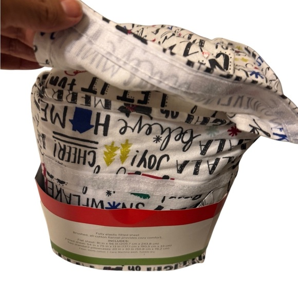 Four pices full size bed set cotton soft. Festive Holiday Design for anyone - Picture 6 of 6